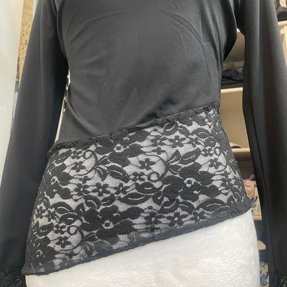 Orange Kiss Y2K goth black lace long sleeve asymmetrical hem top- - Picture 5 of 7